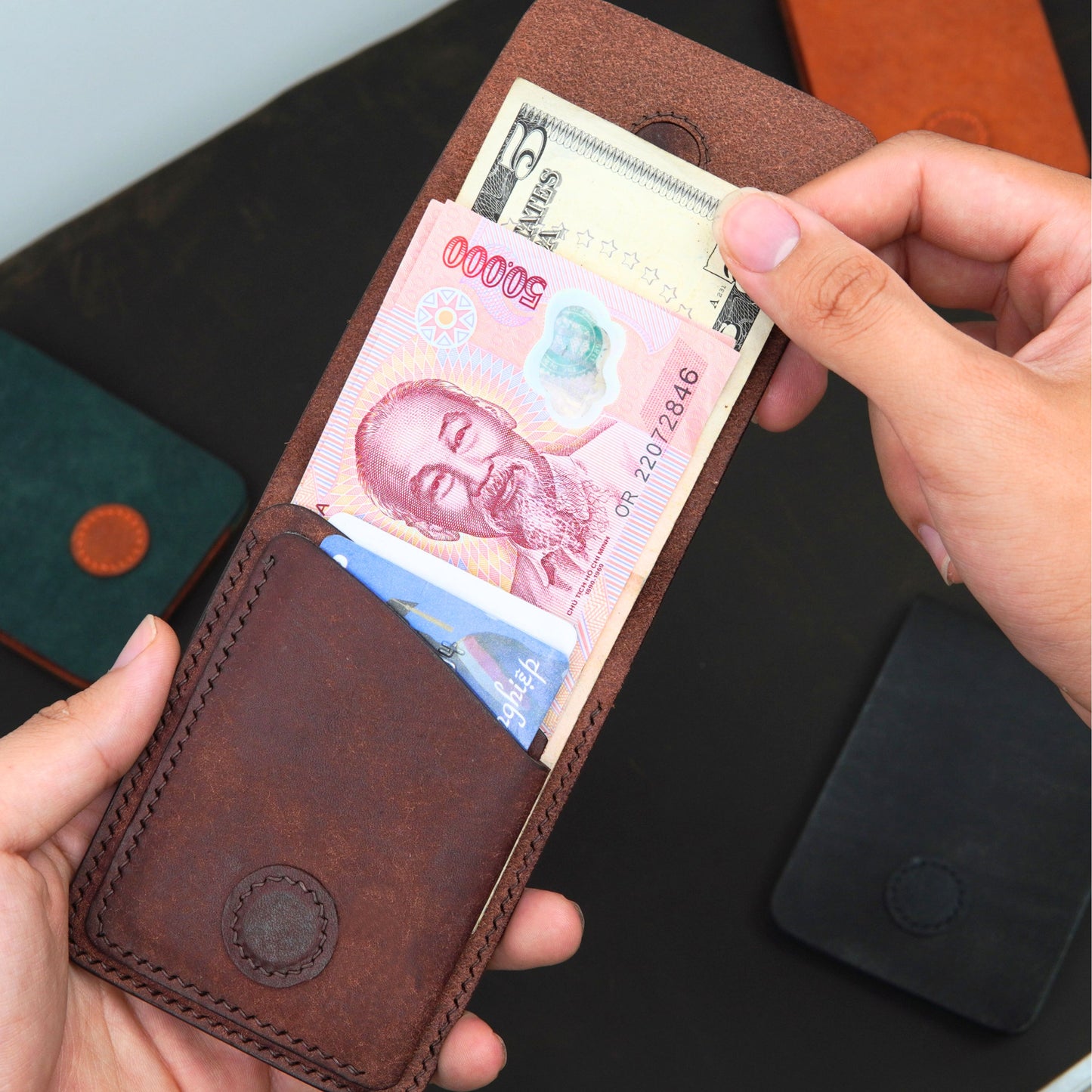 Pueblo Leather Wallet, Handmade Full Grain Leather Wallet: Minimalist Card Holder,Magnetic minimal wallet