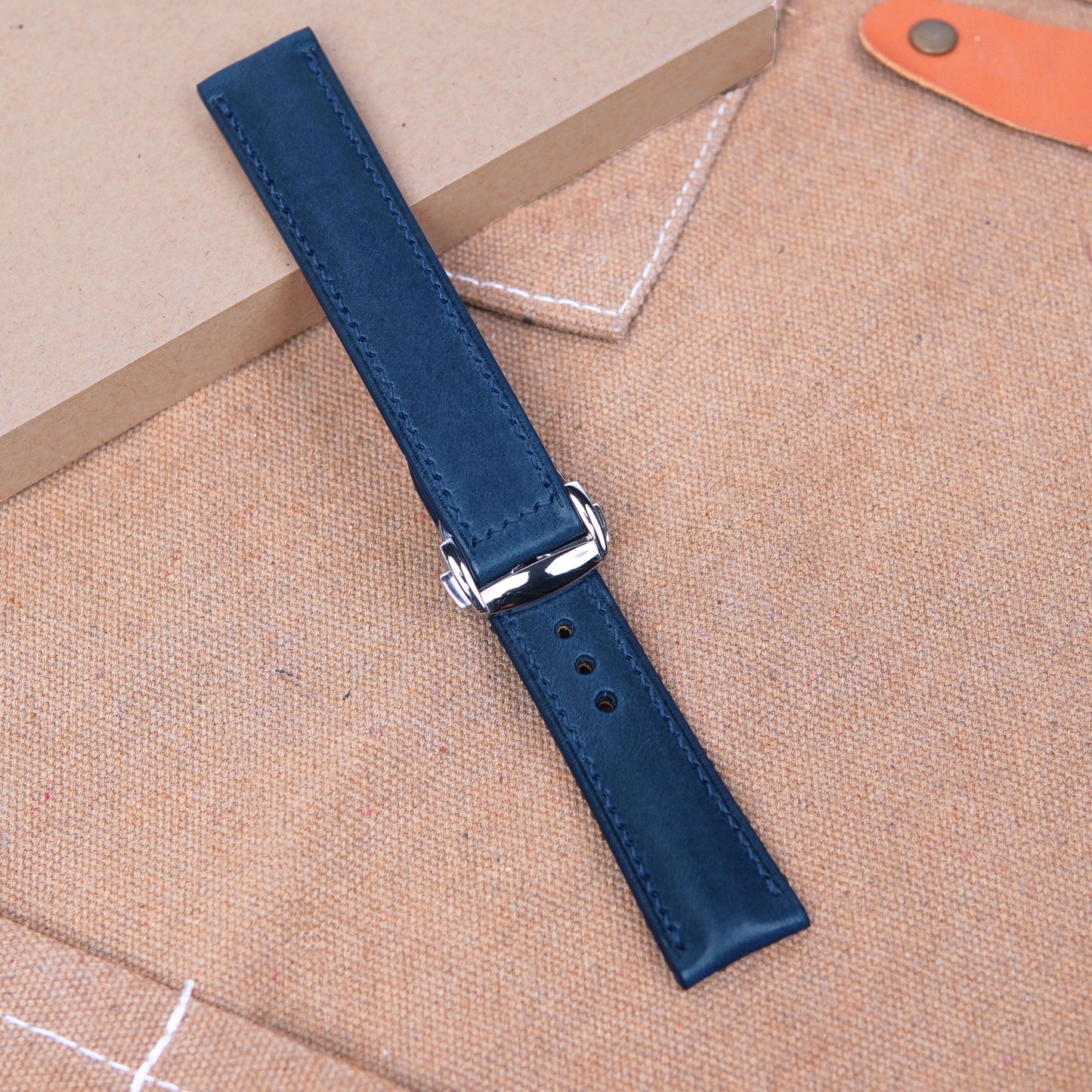 Handmade Buttero Leather Apple Watch Band: Veg Tan, Classic Style