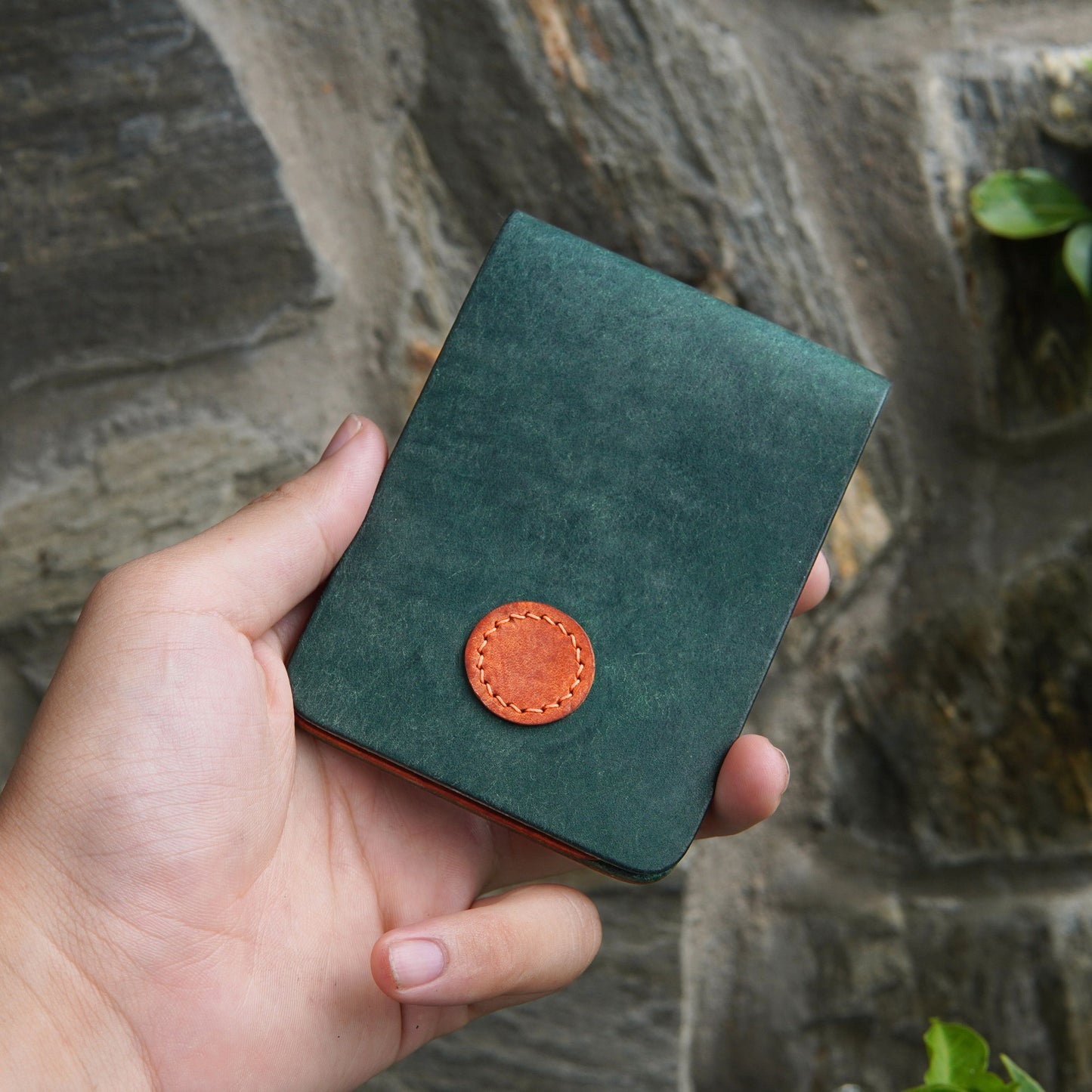 Pueblo Leather Wallet, Handmade Full Grain Leather Wallet: Minimalist Card Holder,Magnetic minimal wallet