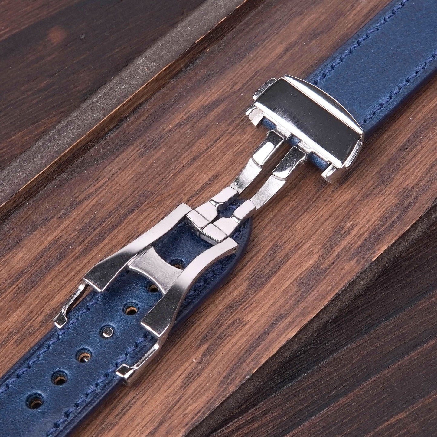 Handmade Buttero Leather Apple Watch Band: Veg Tan, Classic Style